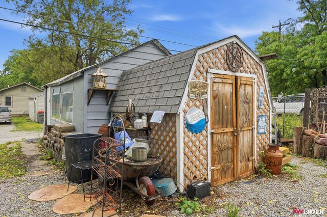 1325 N 21 Street, Lincoln, NE 68503