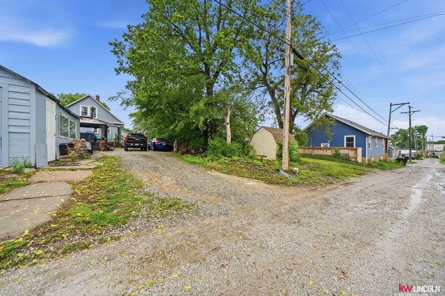 1325 N 21 Street, Lincoln, NE 68503