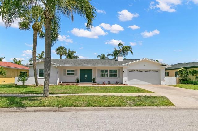 3945 VERSAILLES DRIVE, Tampa, FL 33634