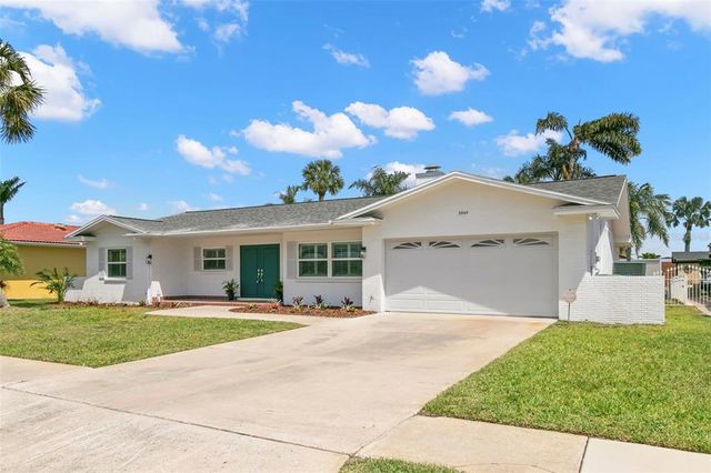 3945 VERSAILLES DRIVE, Tampa, FL 33634