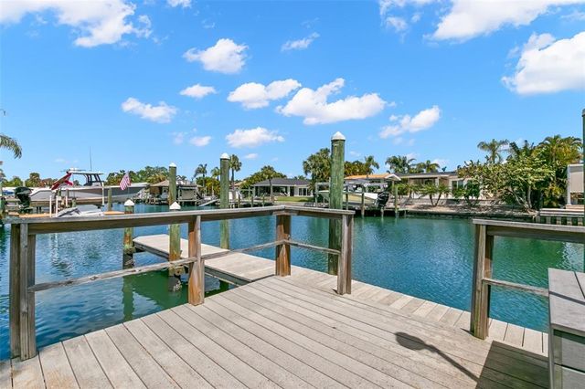 3945 VERSAILLES DRIVE, Tampa, FL 33634