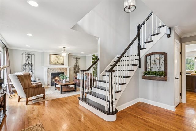 2496 Emerald Lane, Lindenhurst, IL 60046