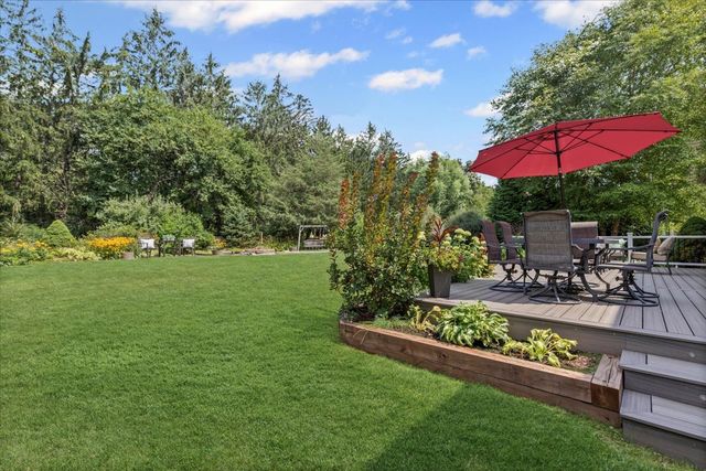 2496 Emerald Lane, Lindenhurst, IL 60046