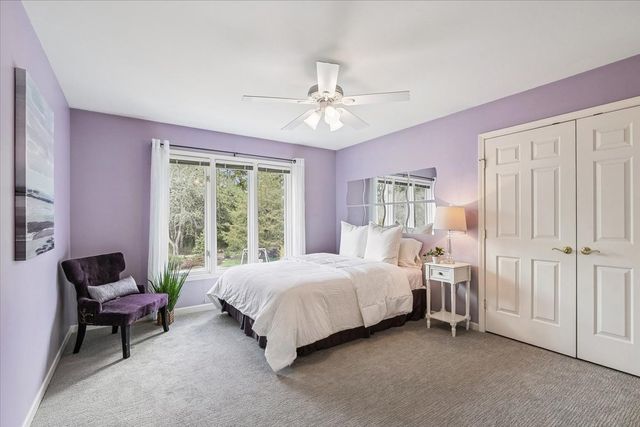 2496 Emerald Lane, Lindenhurst, IL 60046