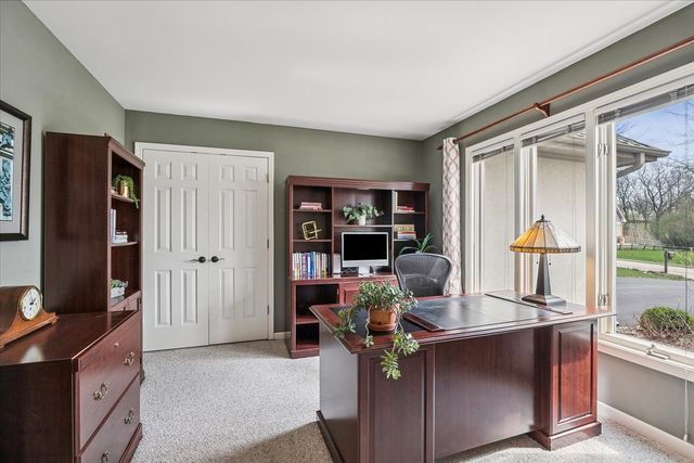 2496 Emerald Lane, Lindenhurst, IL 60046