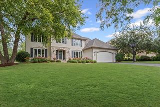 2496 Emerald Lane, Lindenhurst, IL 60046