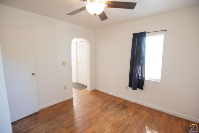 1106 NW Jackson ST, Topeka, KS 66608
