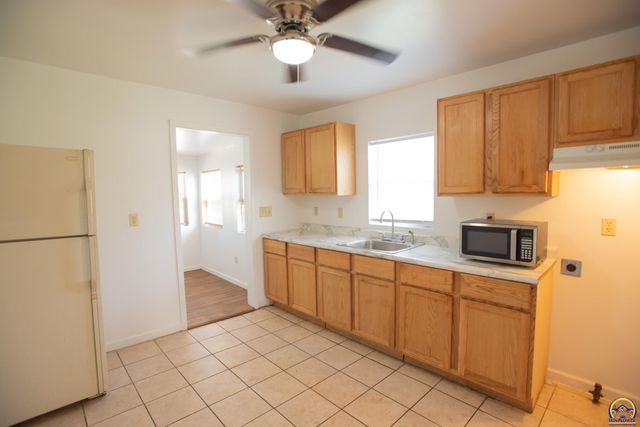 1106 NW Jackson ST, Topeka, KS 66608