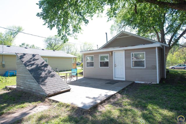 1106 NW Jackson ST, Topeka, KS 66608