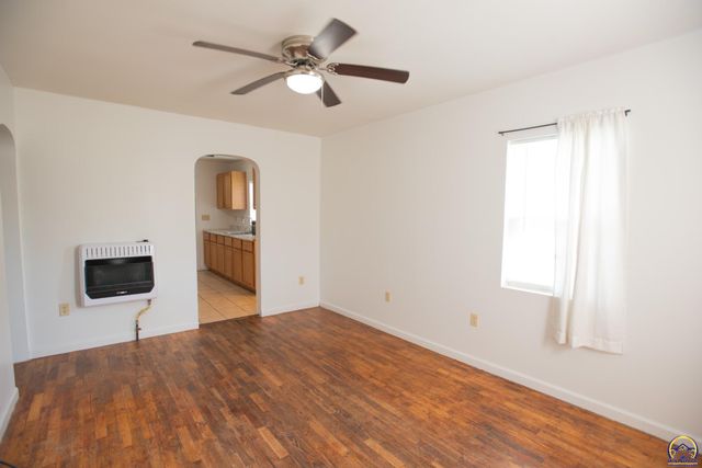 1106 NW Jackson ST, Topeka, KS 66608