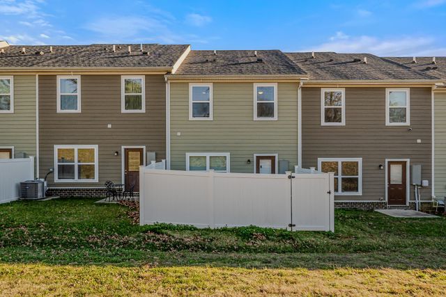 307 Masters Way, Dickson, TN 37055