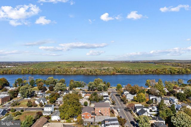 201 BROAD ST, Florence, NJ 08518