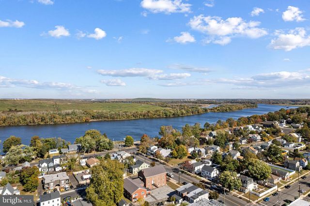 201 BROAD ST, Florence, NJ 08518