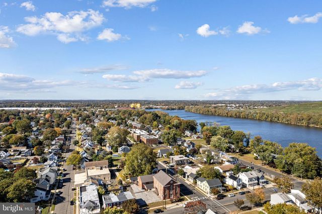 201 BROAD ST, Florence, NJ 08518