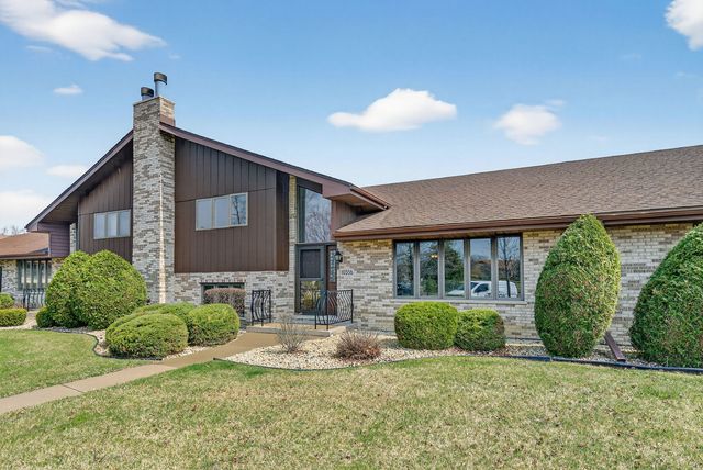 10536 Illinois Court, Orland Park, IL 60467