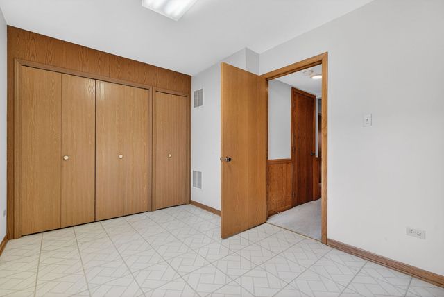 10536 Illinois Court, Orland Park, IL 60467