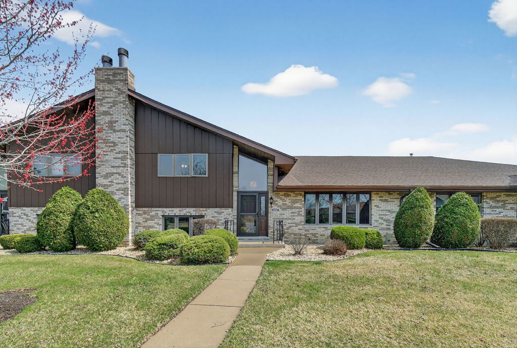 10536 Illinois Court, Orland Park, IL 60467