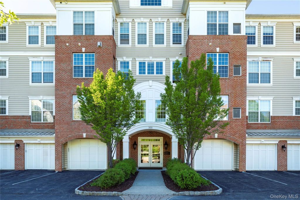 326 Regency Drive, Fishkill, NY 12524