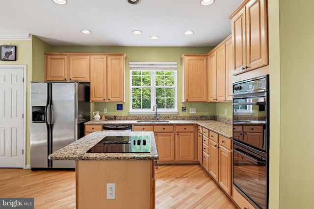 1212 WILD HAWTHORN WAY, Reston, VA 20194