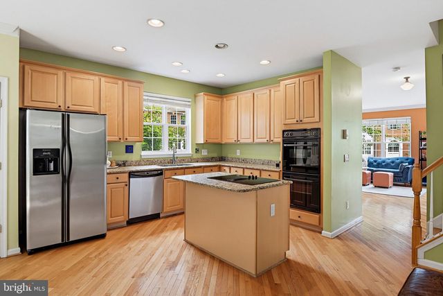 1212 WILD HAWTHORN WAY, Reston, VA 20194