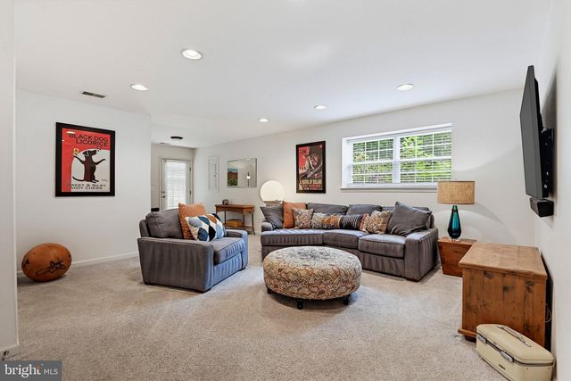 1212 WILD HAWTHORN WAY, Reston, VA 20194