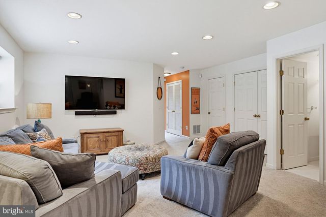 1212 WILD HAWTHORN WAY, Reston, VA 20194