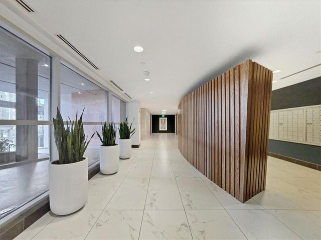 923 Peachtree NE Street 1221, Atlanta, GA 30309