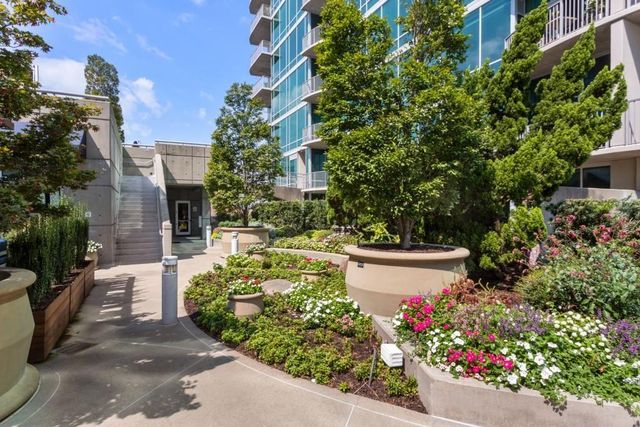 923 Peachtree NE Street 1221, Atlanta, GA 30309