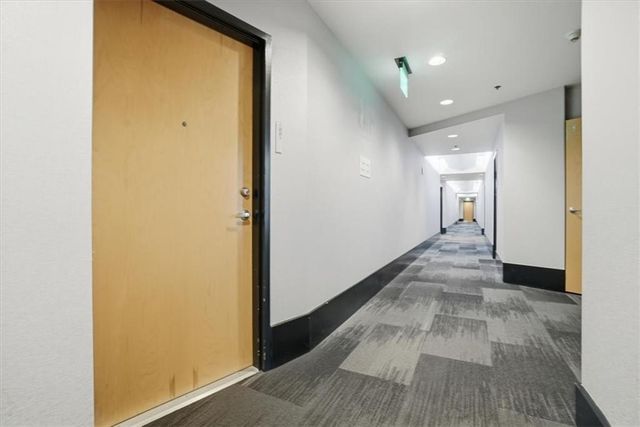 923 Peachtree NE Street 1221, Atlanta, GA 30309