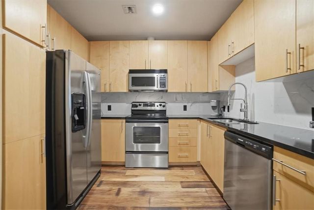 923 Peachtree NE Street 1221, Atlanta, GA 30309