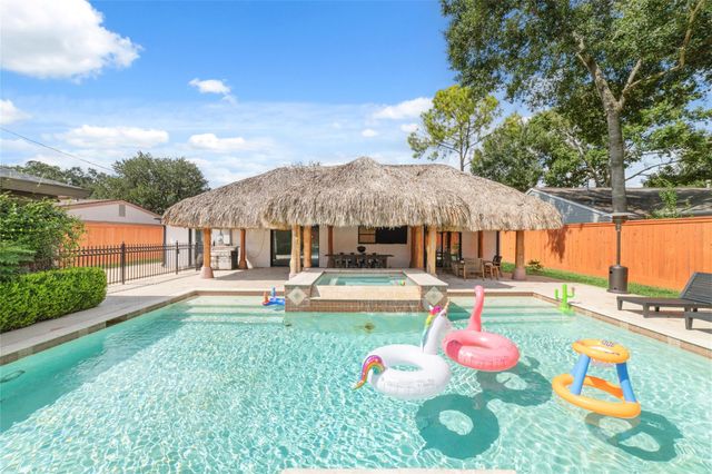 5727 Capello Dr, Houston, TX 77035