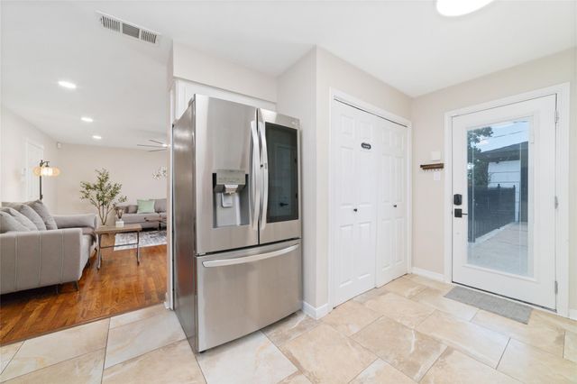 5727 Capello Dr, Houston, TX 77035
