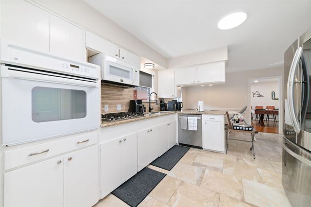 5727 Capello Dr, Houston, TX 77035