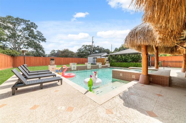 5727 Capello Dr, Houston, TX 77035