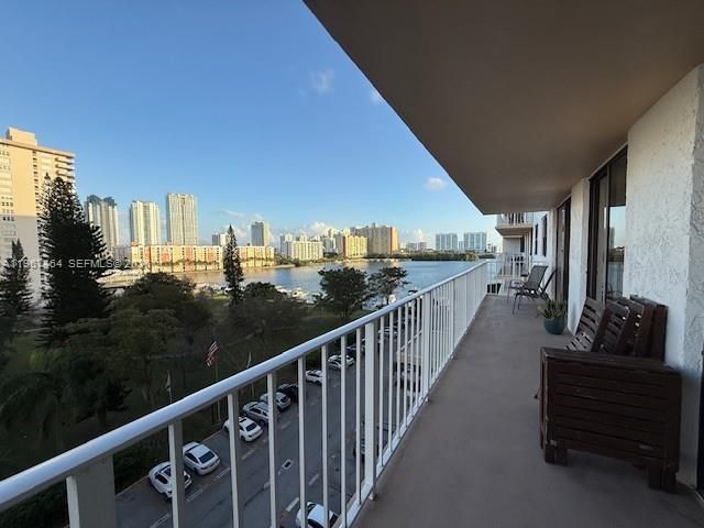 290 174th St 811, Sunny Isles Beach, FL 33160