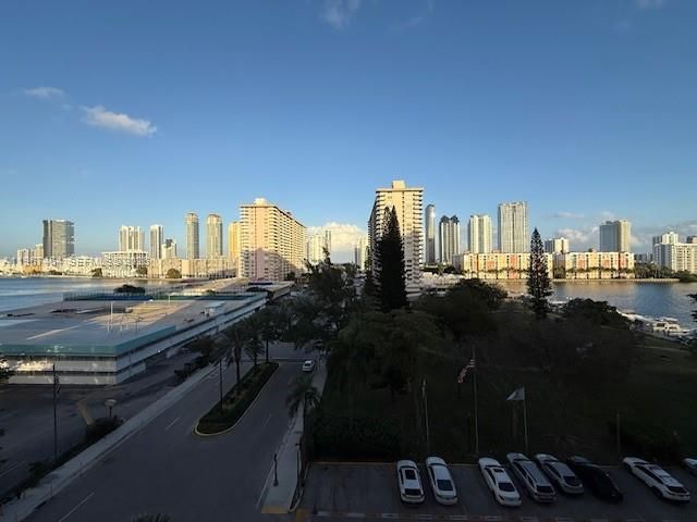 290 174th St 811, Sunny Isles Beach, FL 33160