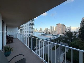 290 174th St 811, Sunny Isles Beach, FL 33160