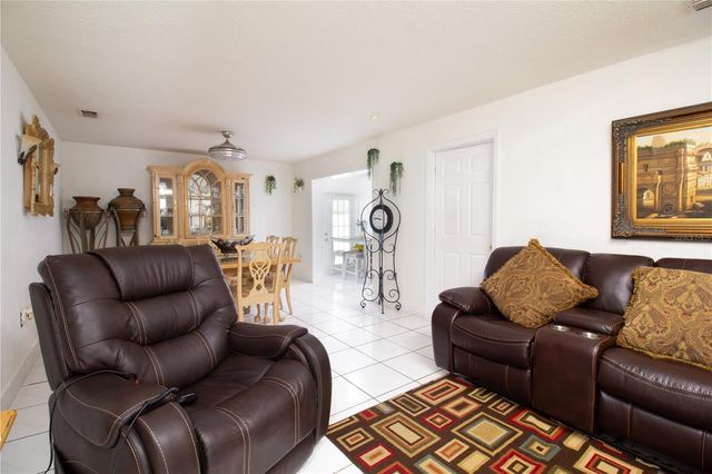 6914 N HIMES AVE, Tampa, FL 33614