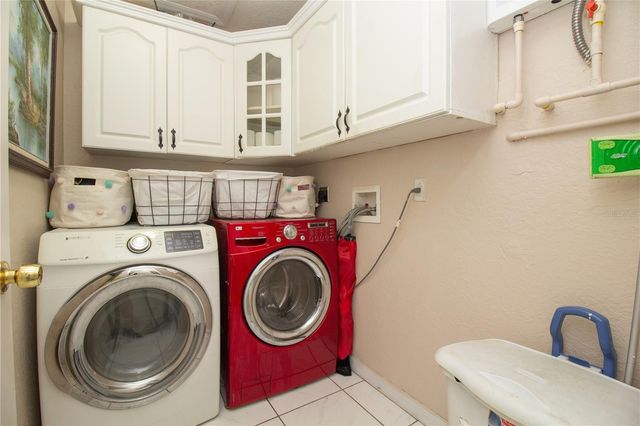 6914 N HIMES AVE, Tampa, FL 33614