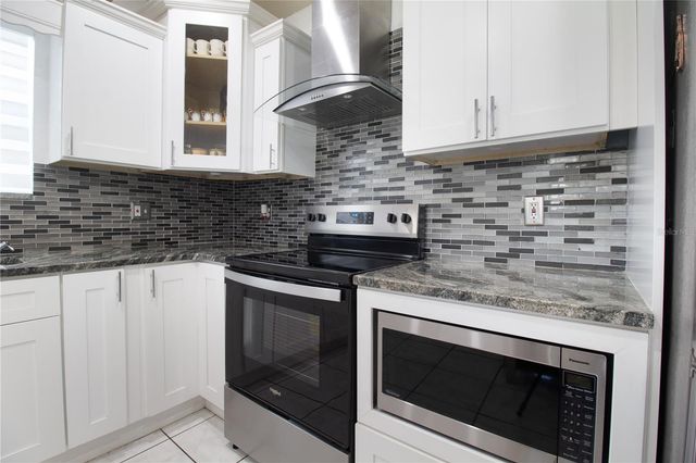 6914 N HIMES AVE, Tampa, FL 33614