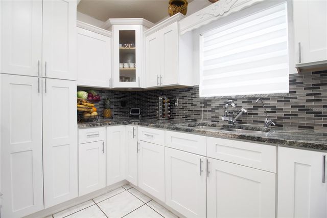 6914 N HIMES AVE, Tampa, FL 33614