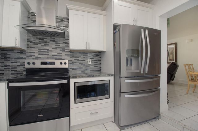 6914 N HIMES AVE, Tampa, FL 33614