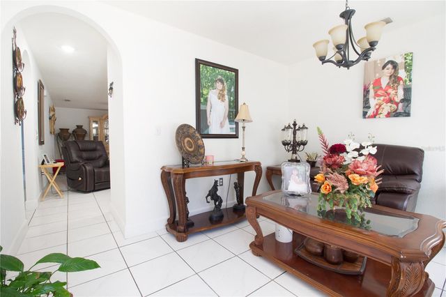 6914 N HIMES AVE, Tampa, FL 33614