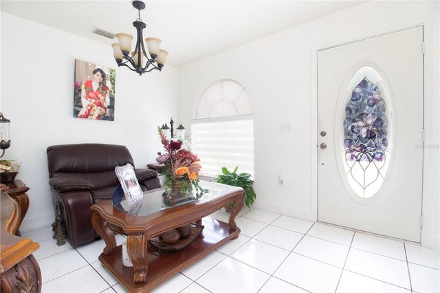 6914 N HIMES AVE, Tampa, FL 33614