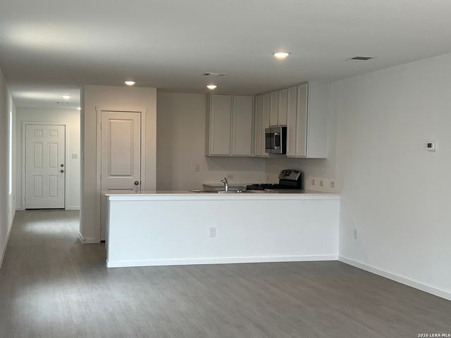 523 Layne Overlook, San Antonio, TX 78253