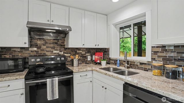 3401 NE 8th Street, Renton, WA 98056