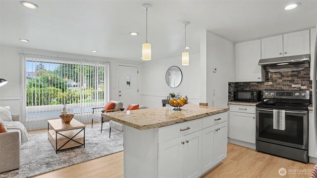 3401 NE 8th Street, Renton, WA 98056