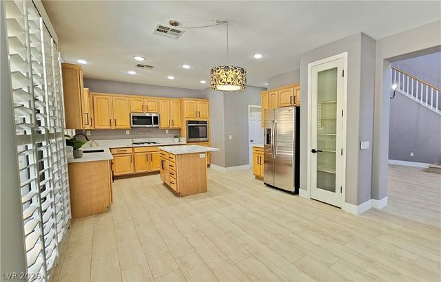 326 Carlisle Crossing Street, Las Vegas, NV 89138