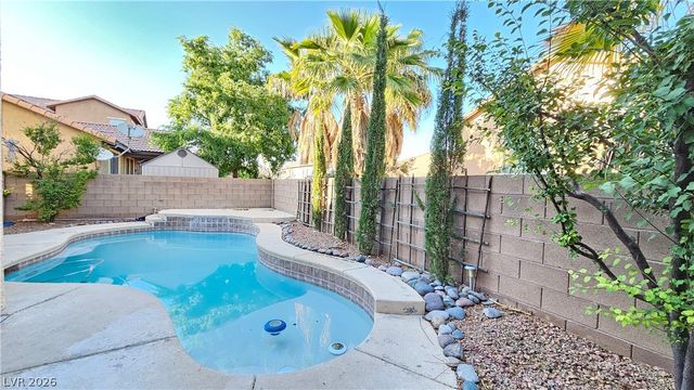 326 Carlisle Crossing Street, Las Vegas, NV 89138