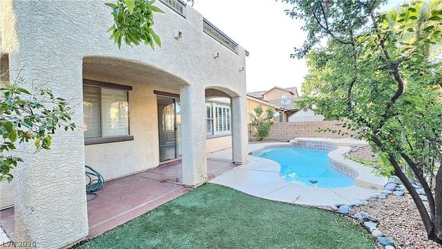 326 Carlisle Crossing Street, Las Vegas, NV 89138